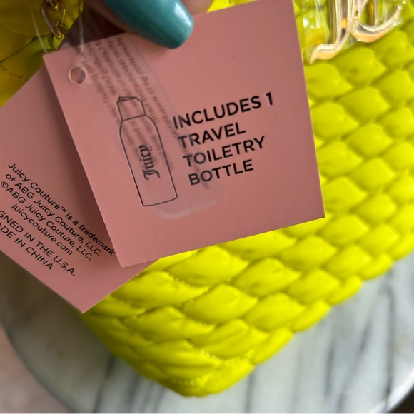 Juicy Couture makeup bag whit travel bottle - Picture 6 of 6